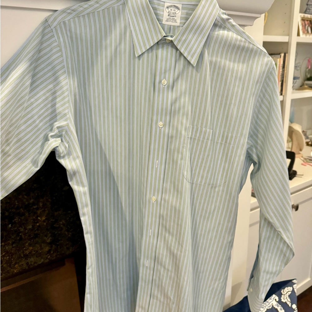 Brooks Brothers Classic Blue Dress Shirt non iron